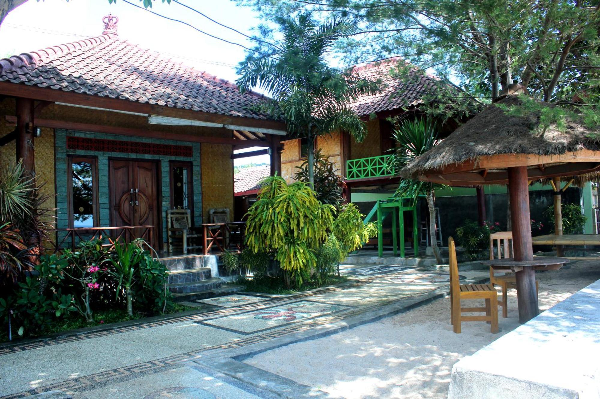 Krisna Bungalows And Restaurant Sekotong Exterior photo